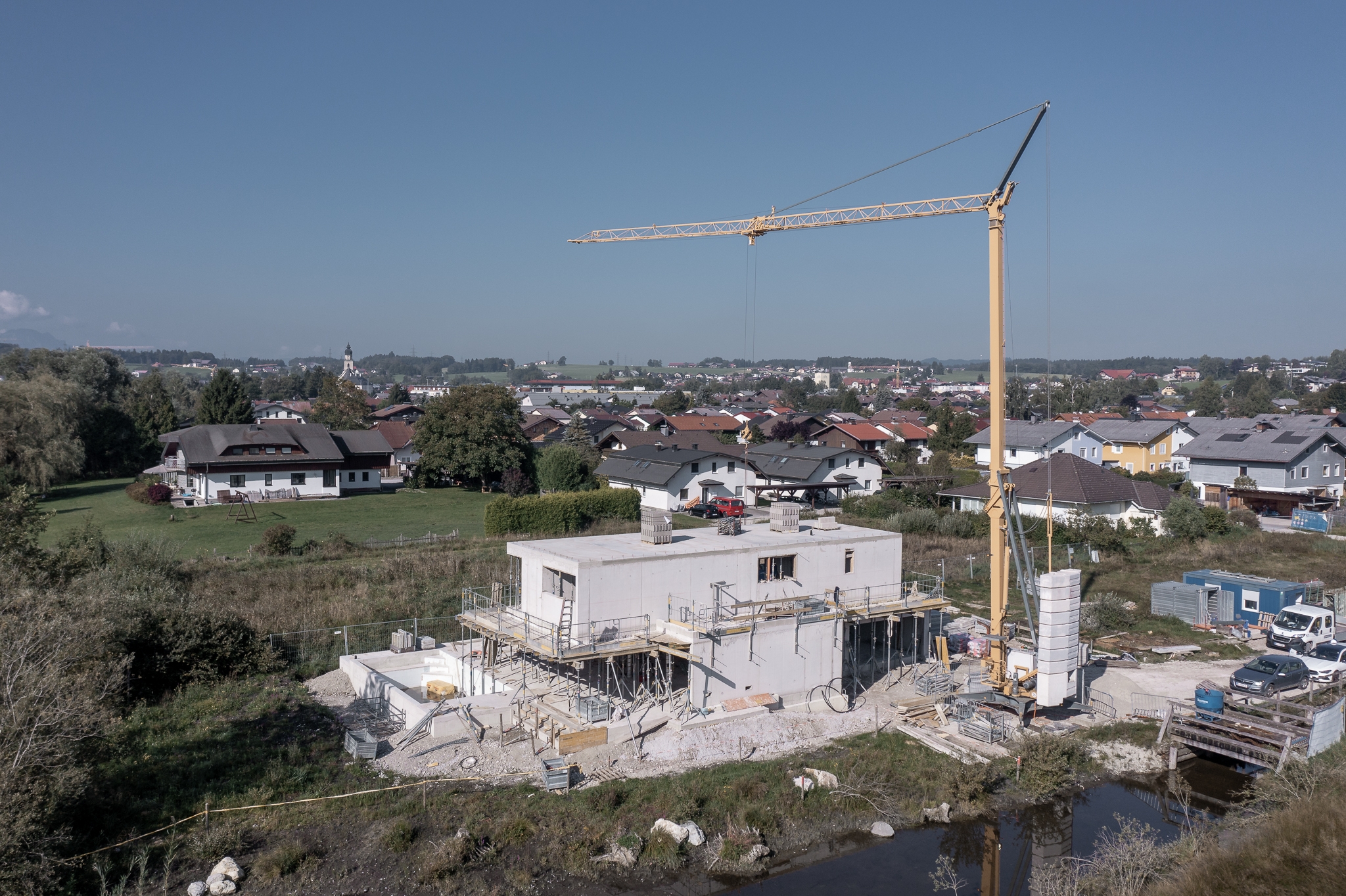 Seekirchen EFH Drohne mit Blick auf Seekirchen